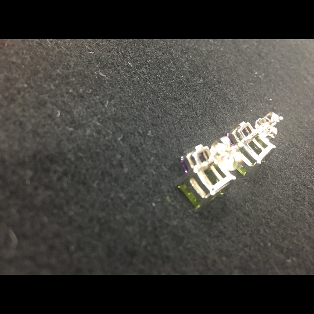 Custom Amethyst and Peridot earrings set in 14k white gold. - Picture 4 of 6
